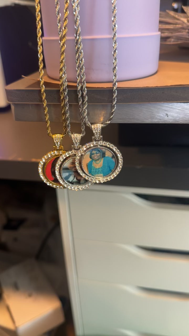 Rotating necklaces
