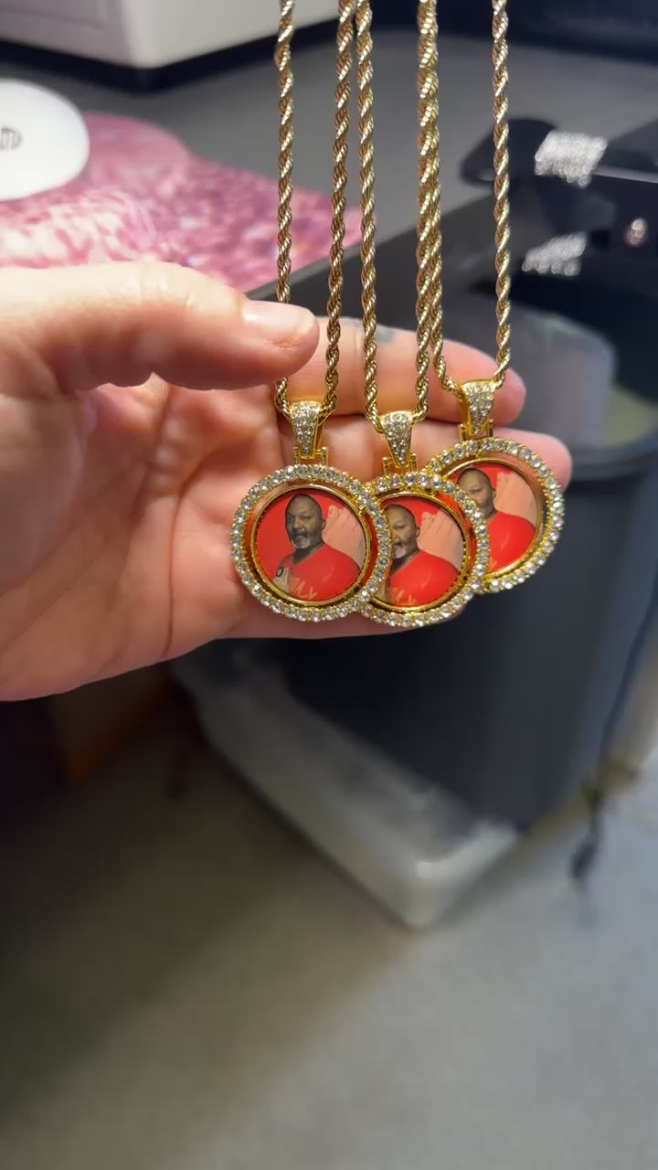 Rotating necklaces
